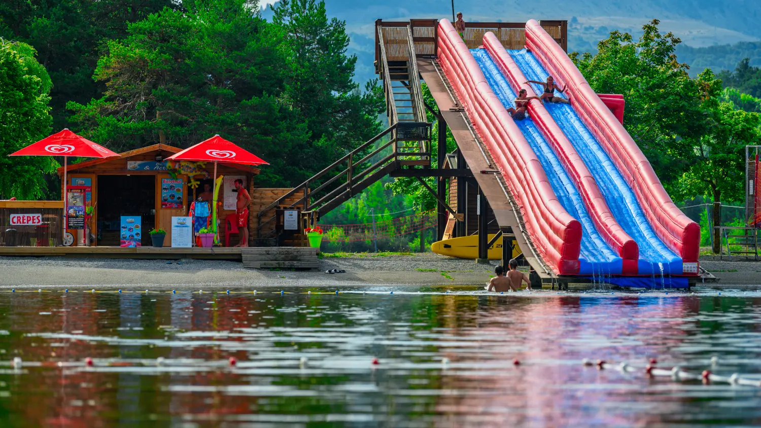 Toboggan au Plan d'eau du Champsaur