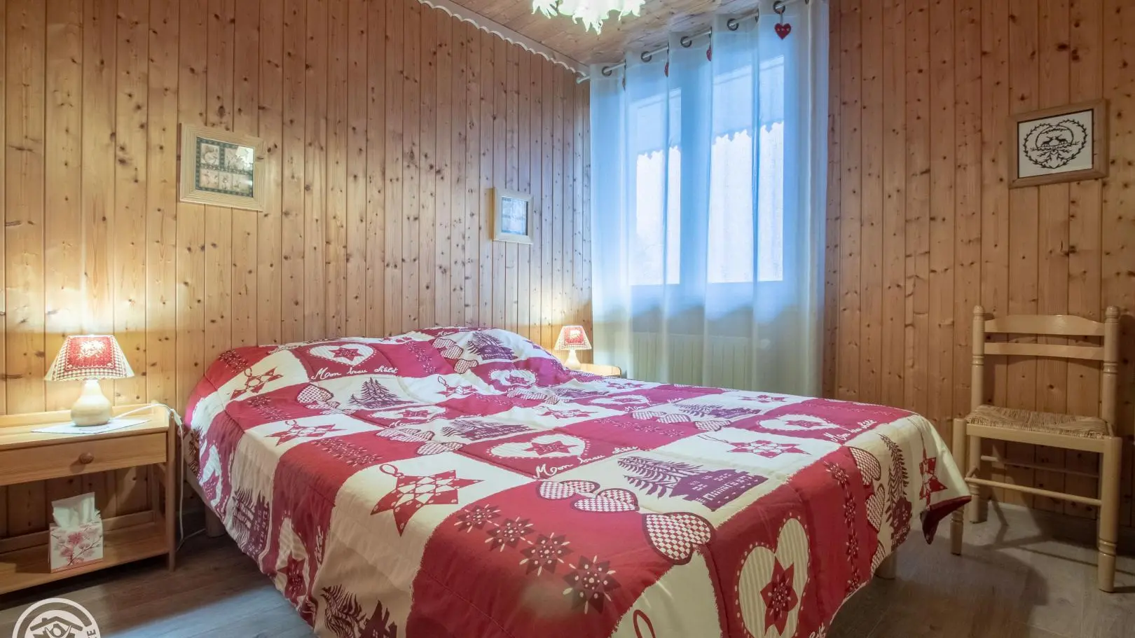 chambre avec lit de 160