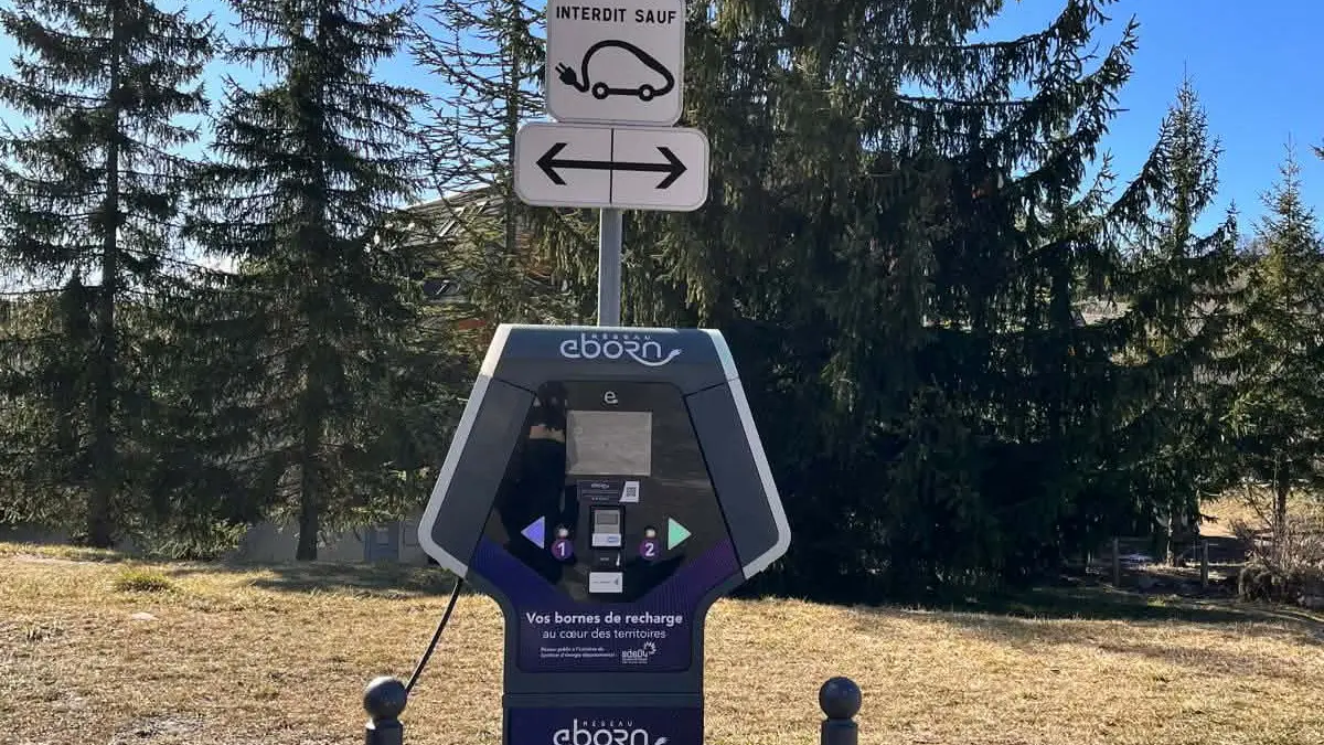 e-Borne recharge électrique Montclar