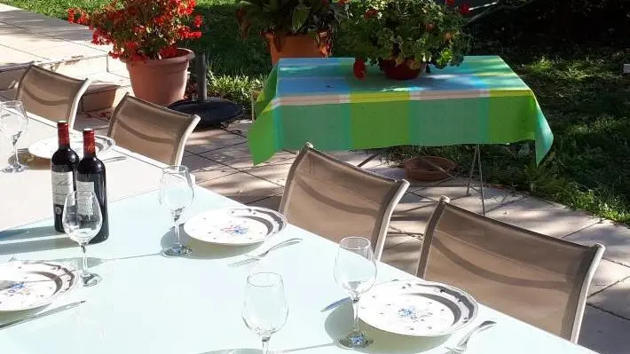 Déjeuner en Novembre sur la terrasse
