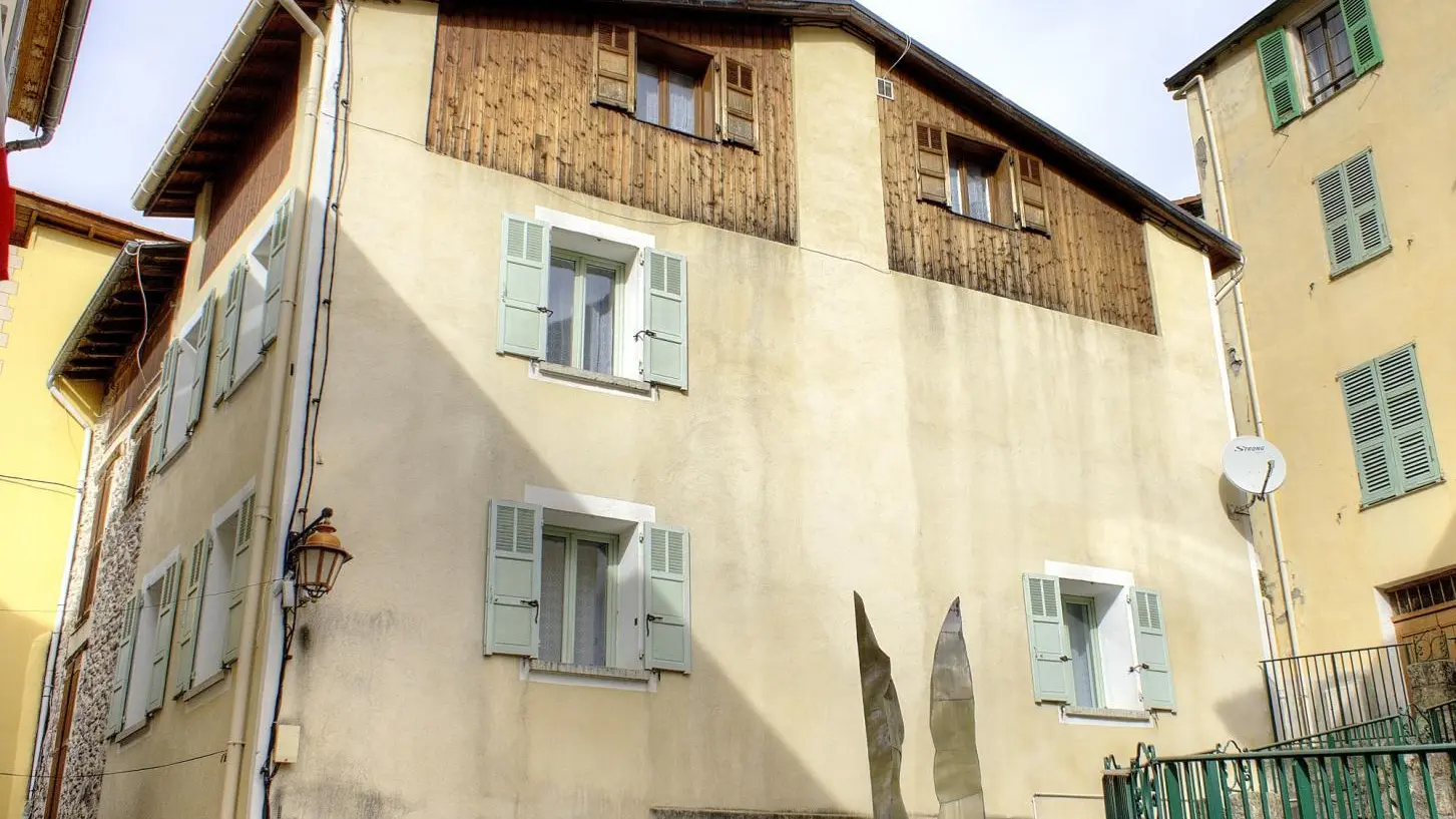 Gîte L'Armourier 1-Le bâtiment-Saint-Sauveur-sur-Tinée-Gîtes de France des Alpes-Maritimes