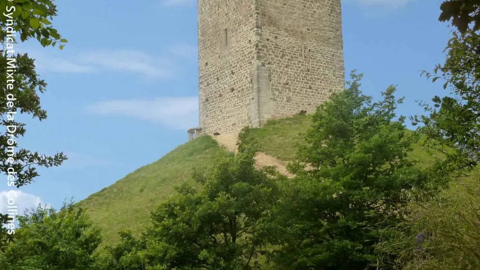 Autour de la tour d'Albon