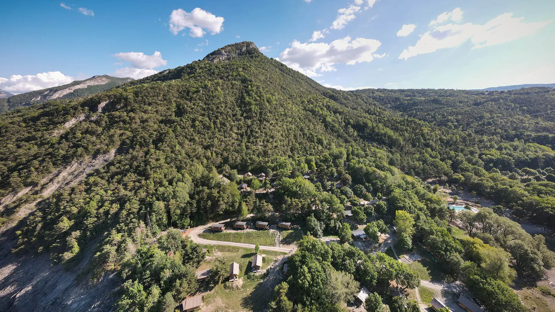 Camping Huttopia Lac de Serre-Ponçon