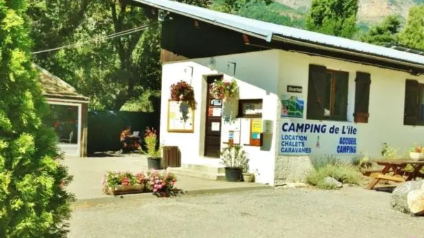 Intérieur camping en été