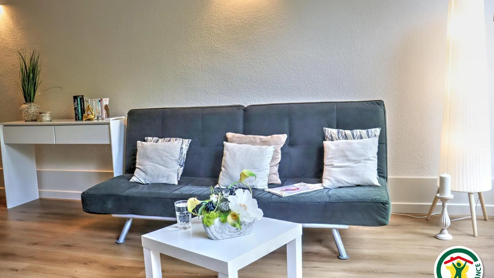 Espace détente au 1r étage avec vue sur le Rhône