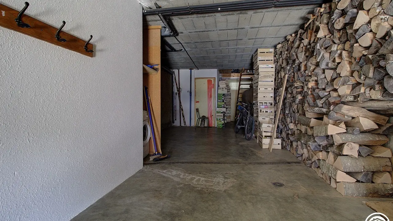 Grange attenante pour rangement de skis, vélos ou motos