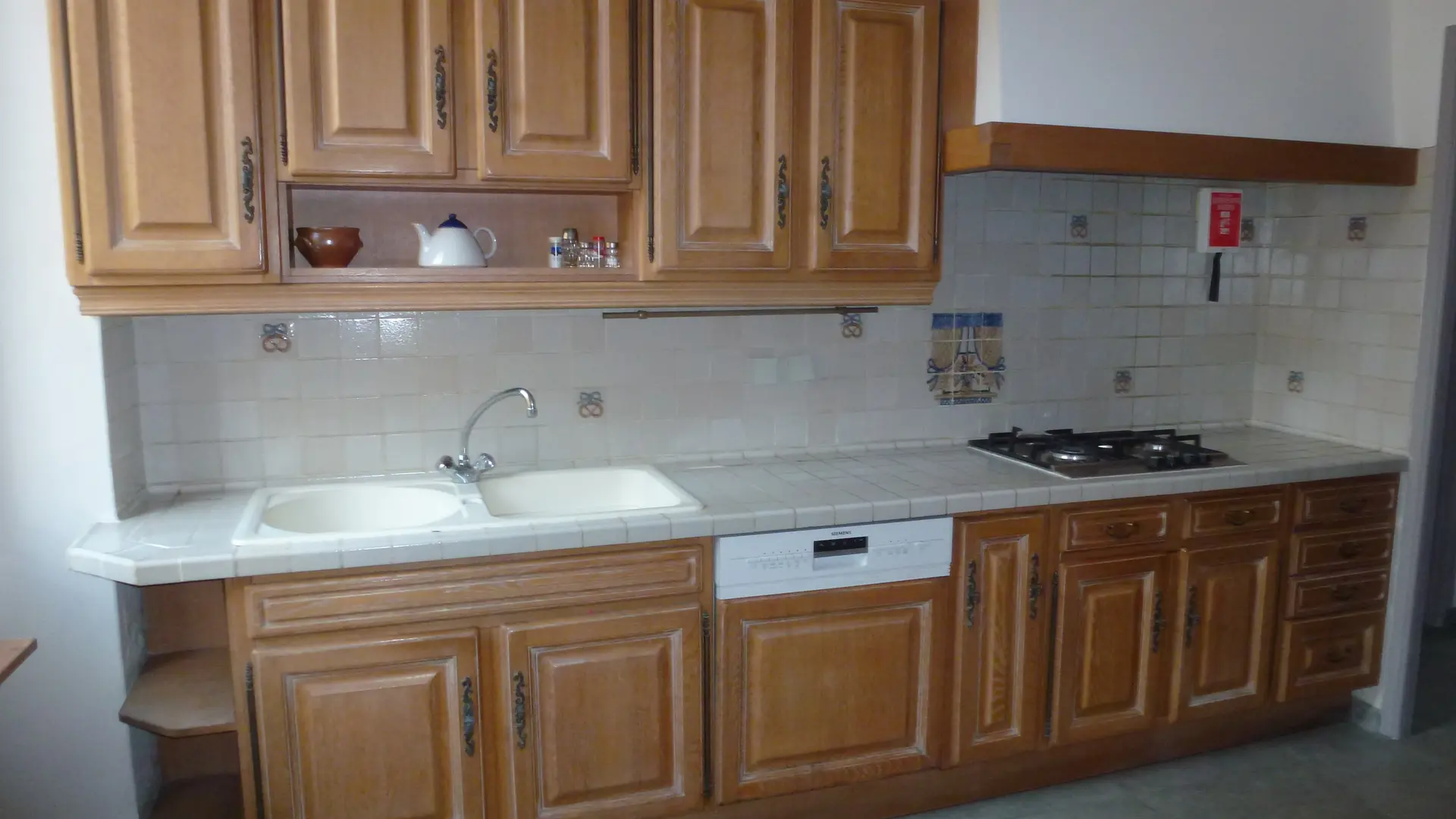 vue sur cuisine aménagée