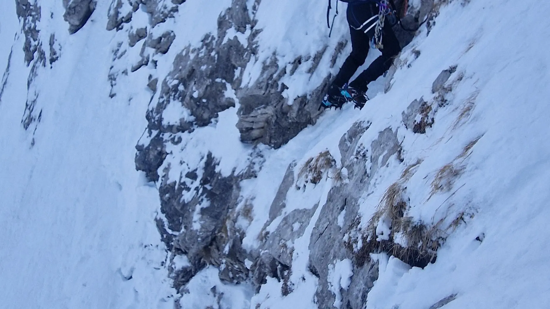 Escalade avec piolets et crampons