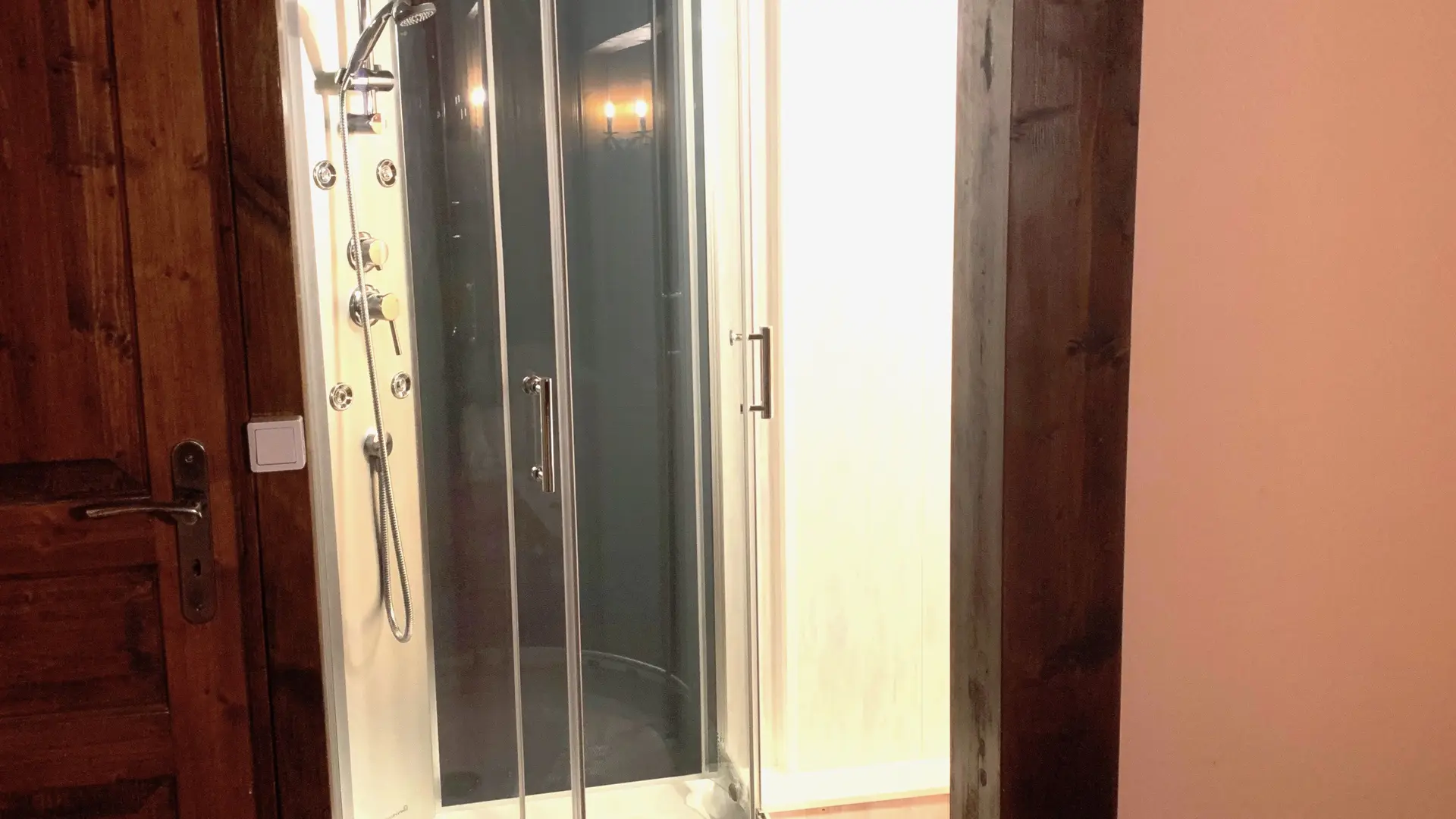 Cabine de douche chambre 5
