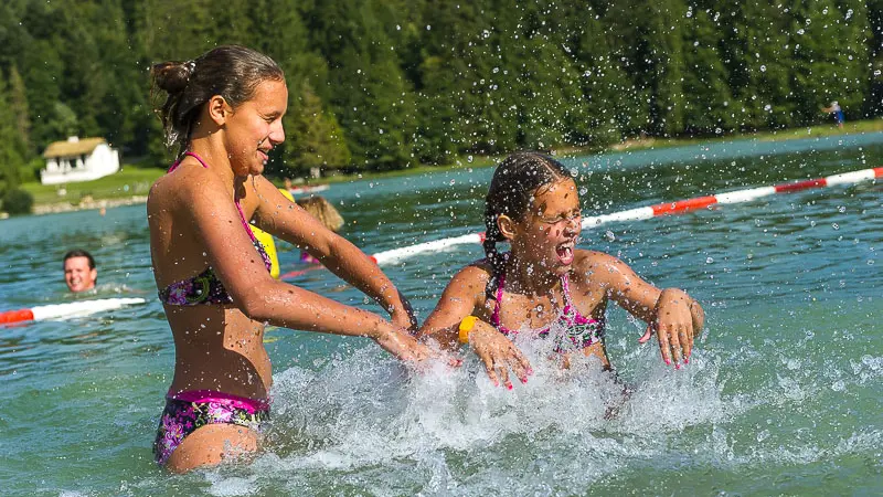 Baignade au lac Genin - Charix