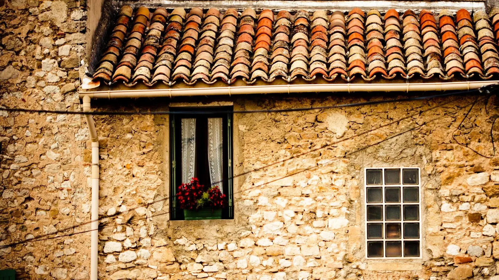 OT LUB - La Bastide des Jourdans; luberon; provence