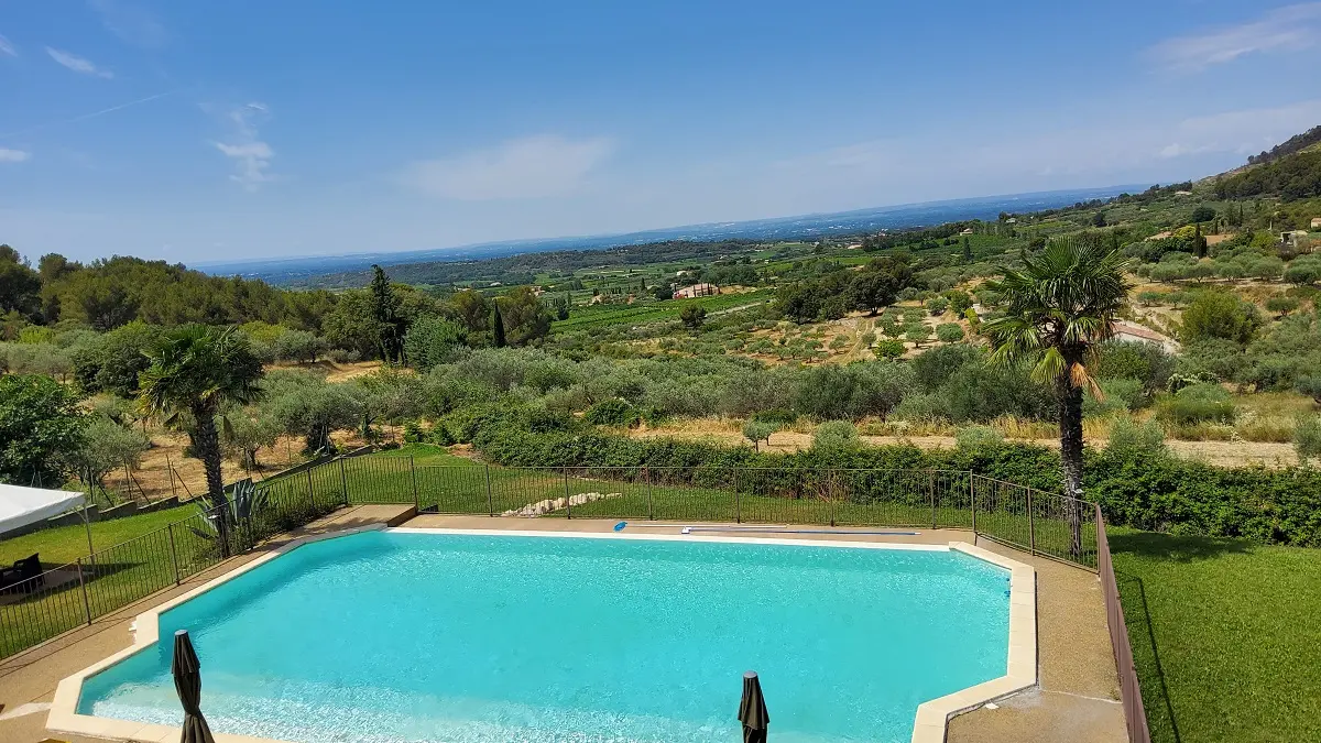 La piscine et la vue