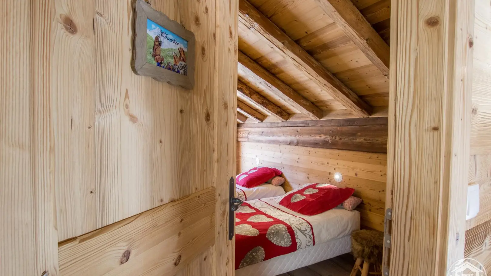 Chambre à l'étage avec 2 lits simples