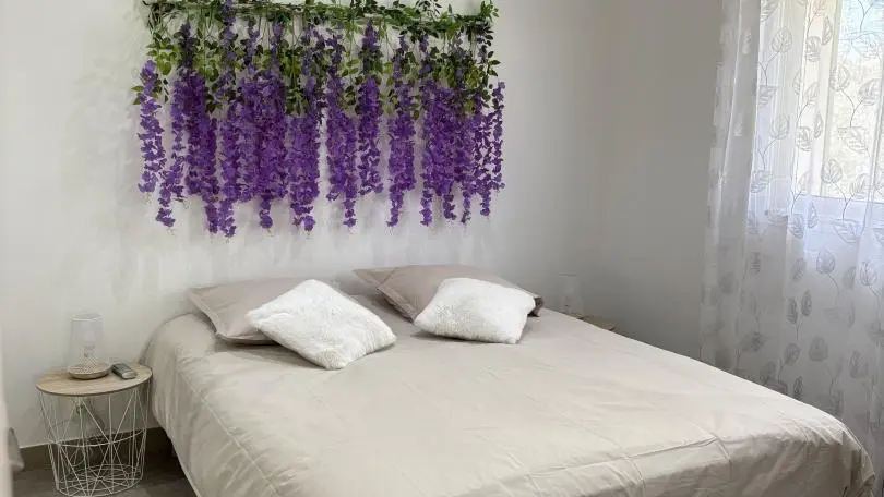 Gîte Mas de la Galinette Glycine- Chambre 1 lit 160x200  - Biot - Gîtes de France Alpes-Maritimes.