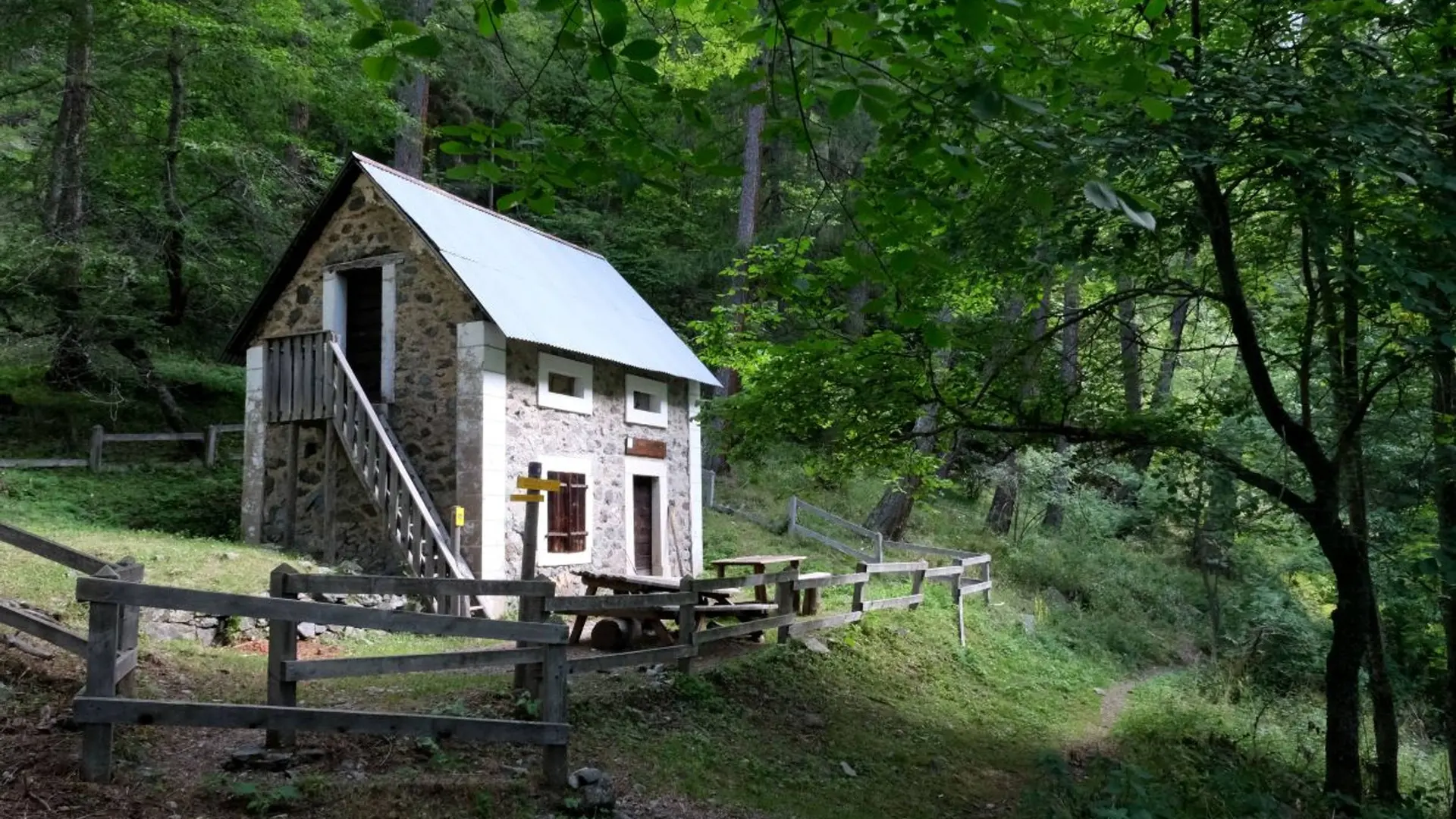 Cabane O.N.F. de Peyron Roux