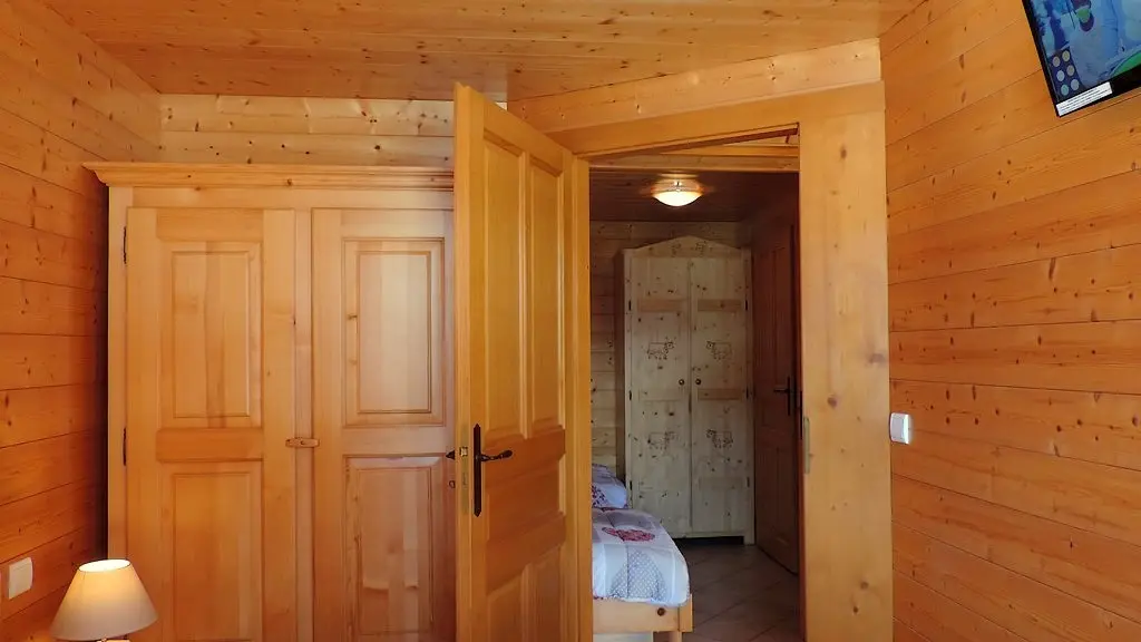 La chambre (vue 2/2)