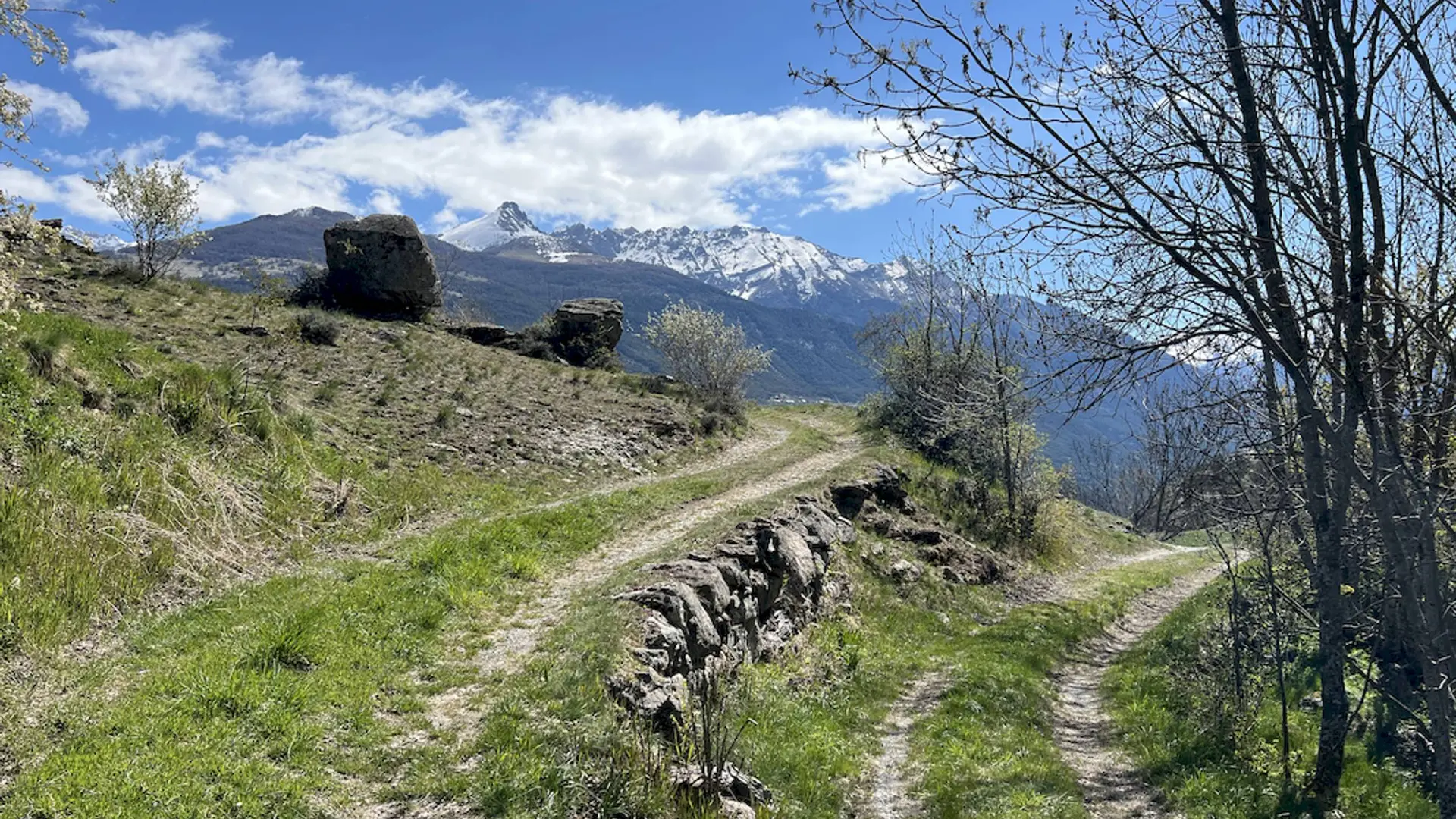 Chemin vers la croix de la Gardette