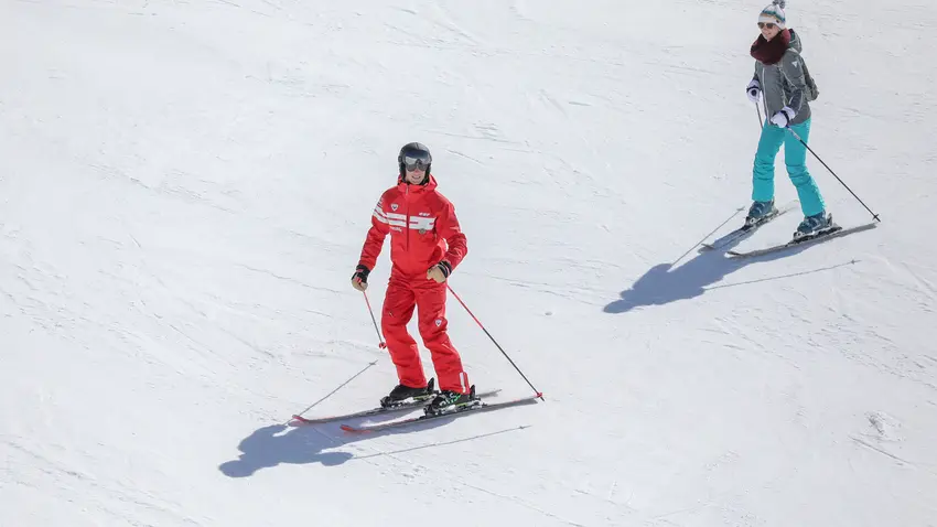 Cours de ski alpin et club Piou-Piou avec l'ESF aux Plans d'Hotonnes