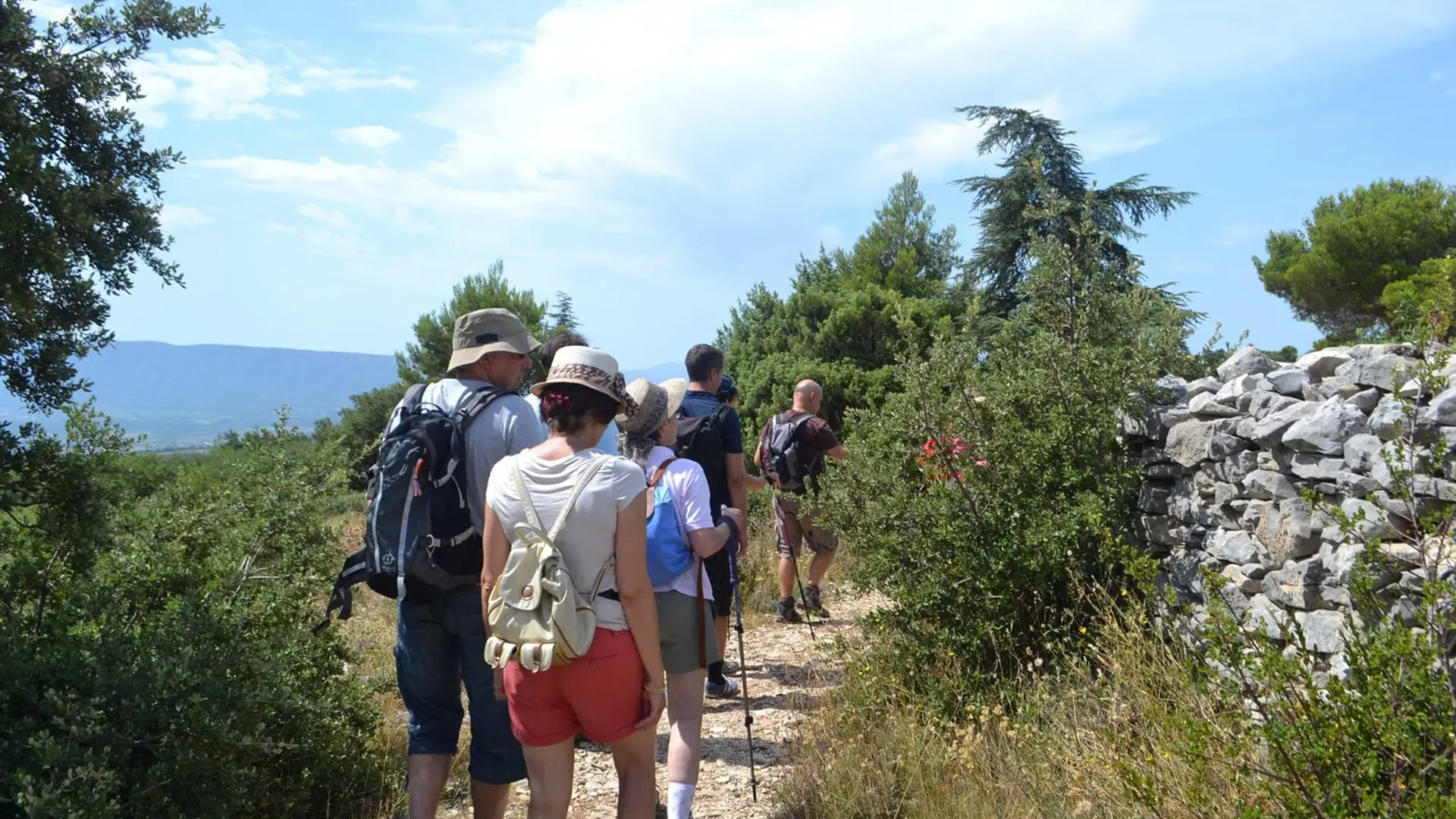 Sur le sentier du Mur de la Peste