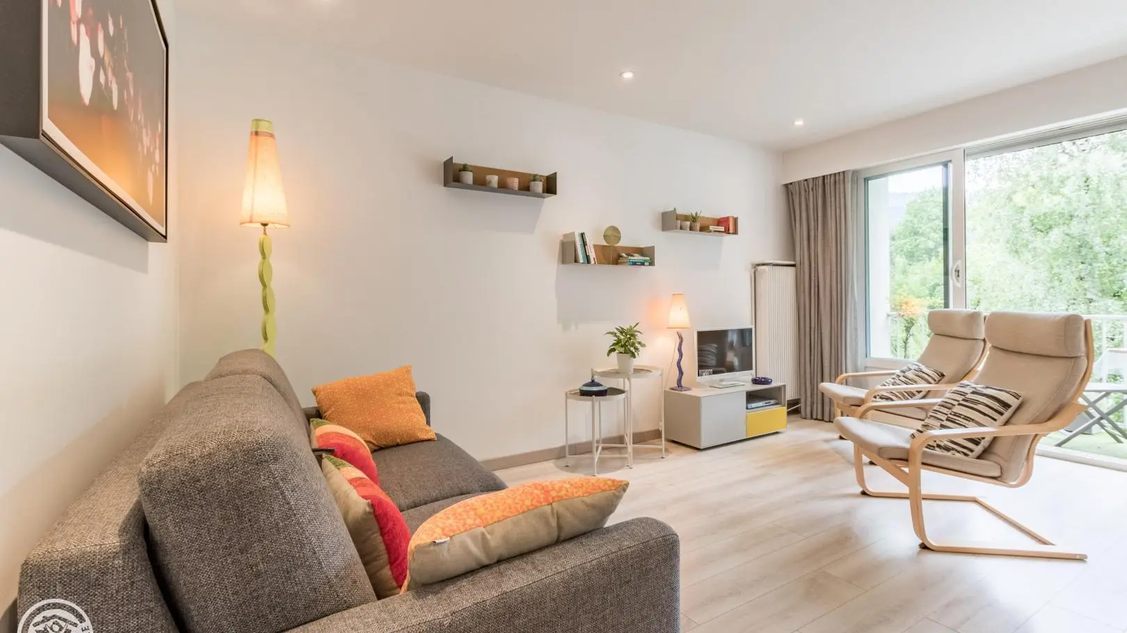 Séjour avec vue sur parc et montagne