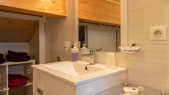 Salle de douche/w.c., chambre 2