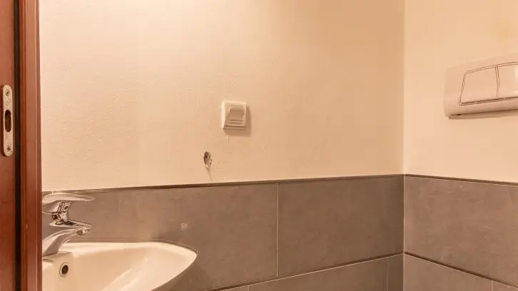 2 WC indépendants dont un avec lave-mains