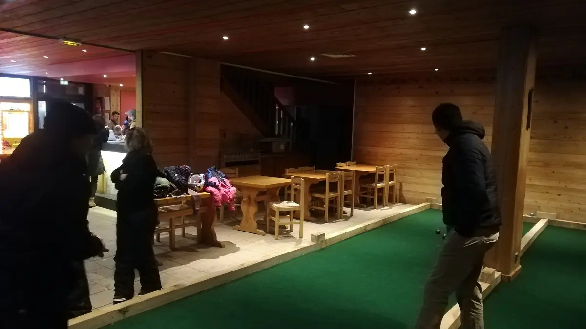 Terrain de pétanque intérieur