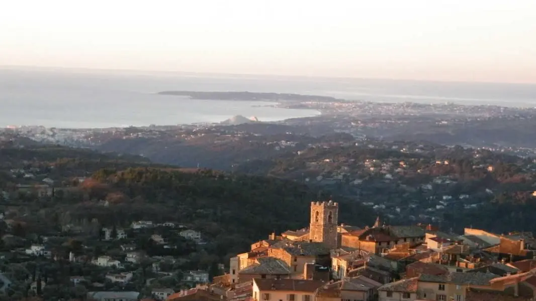 Gîte L Azur-vue du Village-Saint Jeannet-Gîtes de France Alpes-Maritimes