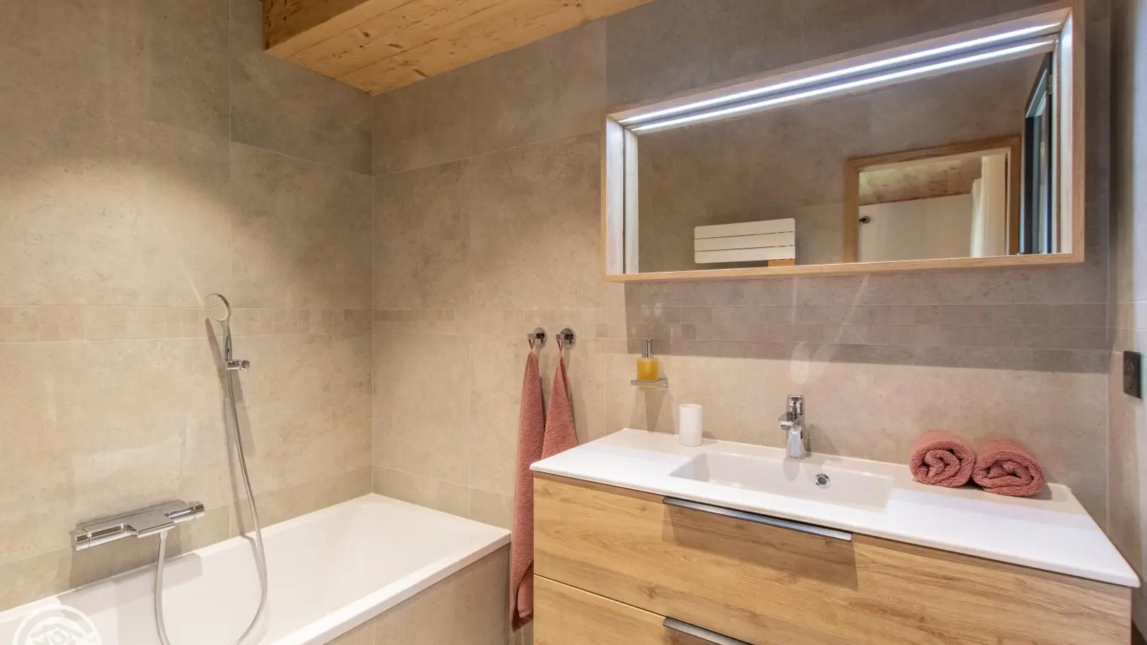 Salle de bains privative à la chambre 4