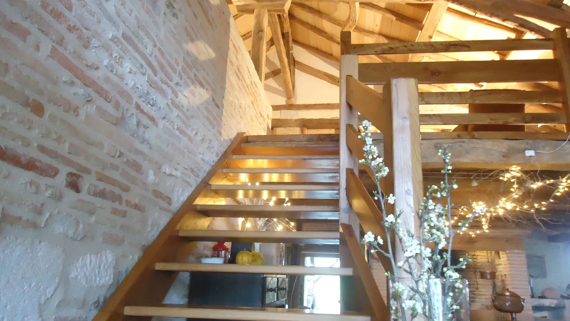 Escalier menant aux chambres