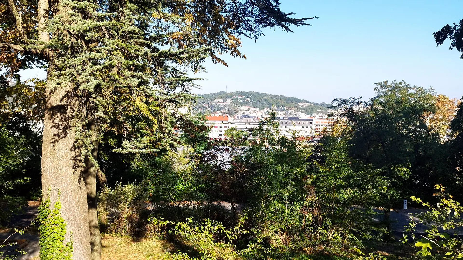 Vue depuis la colline de villeboeuf