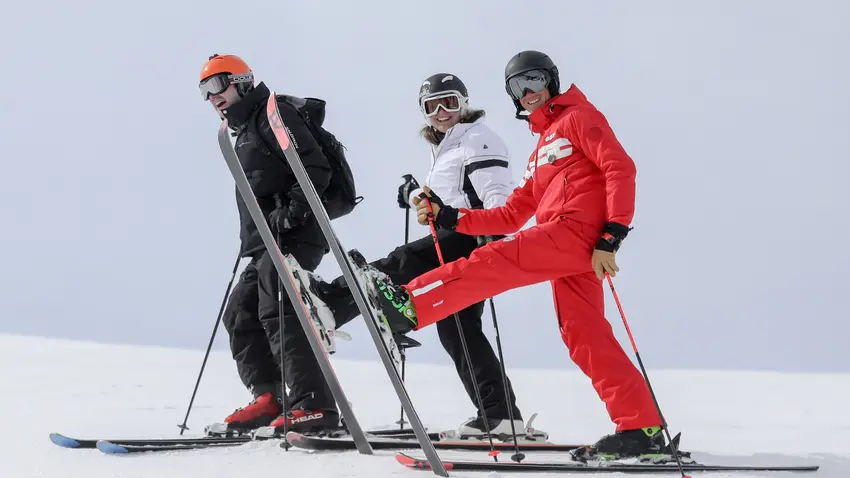 Cours de ski alpin et club Piou-Piou avec l'ESF aux Plans d'Hotonnes