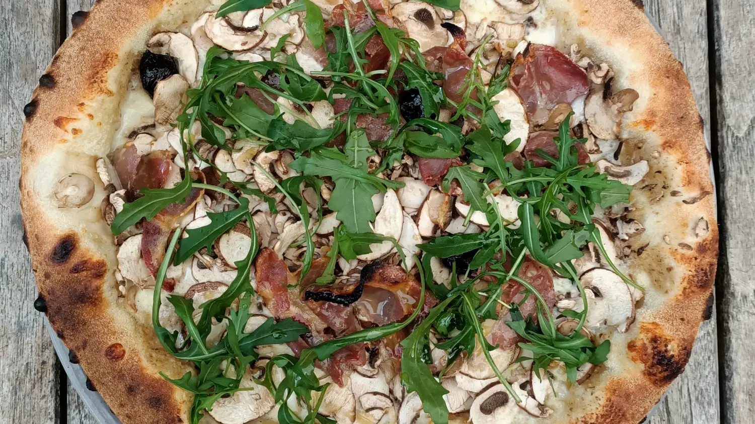 Pizza truffée de plaisir