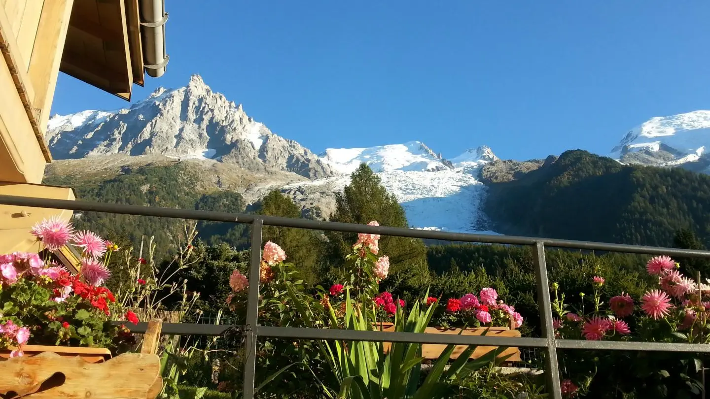 Vue sur l'Aiguille du Midi et le Glacier des Bossons