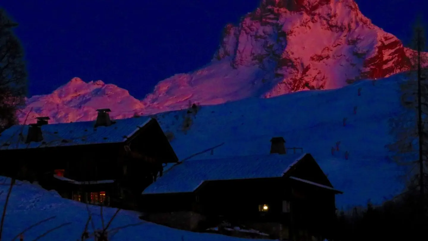 A la tombée de la nuit