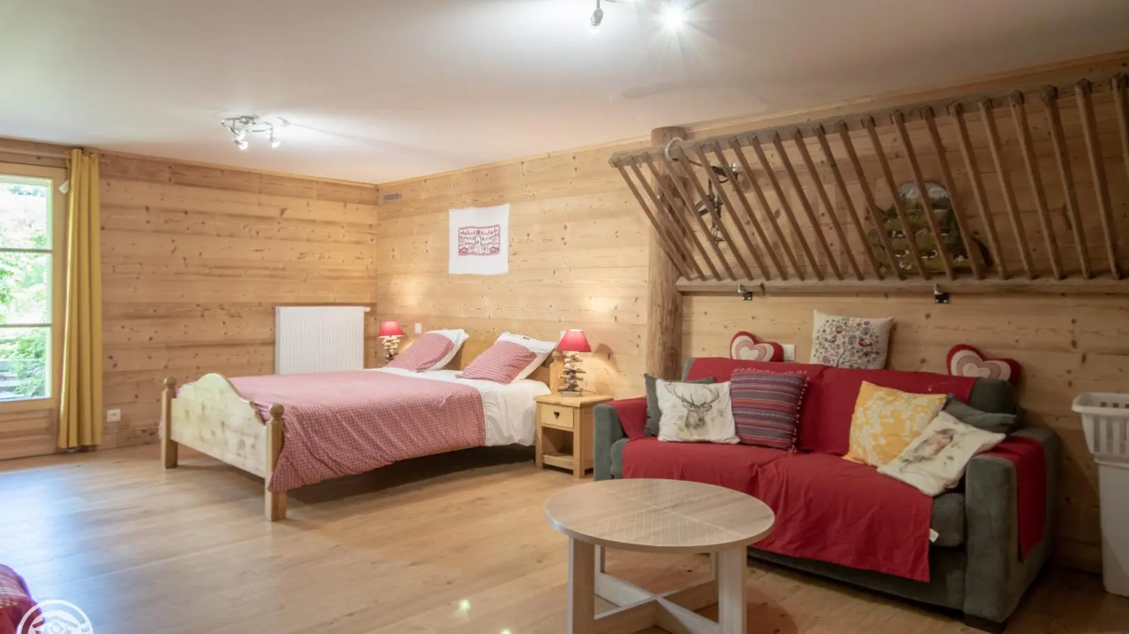 Chambre 3 avec lit 160 cm. Spacieuse et lumineuse.