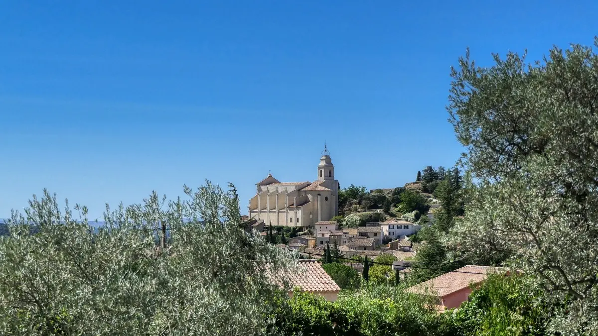 Vue sur le village de Bedoin