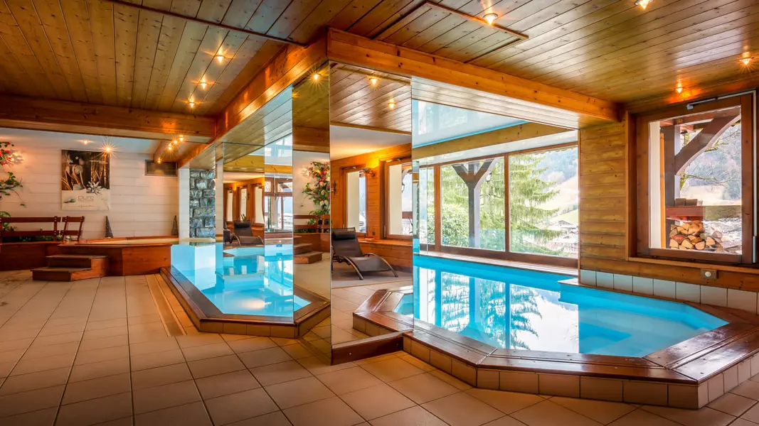 Piscine intérieure