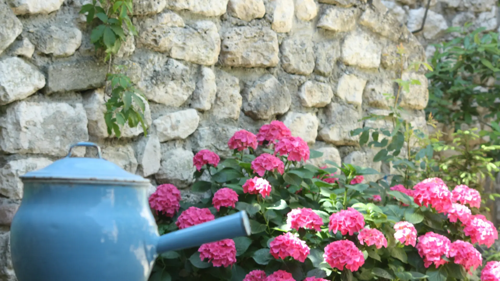 Intérieur village La Garde-Adhémar