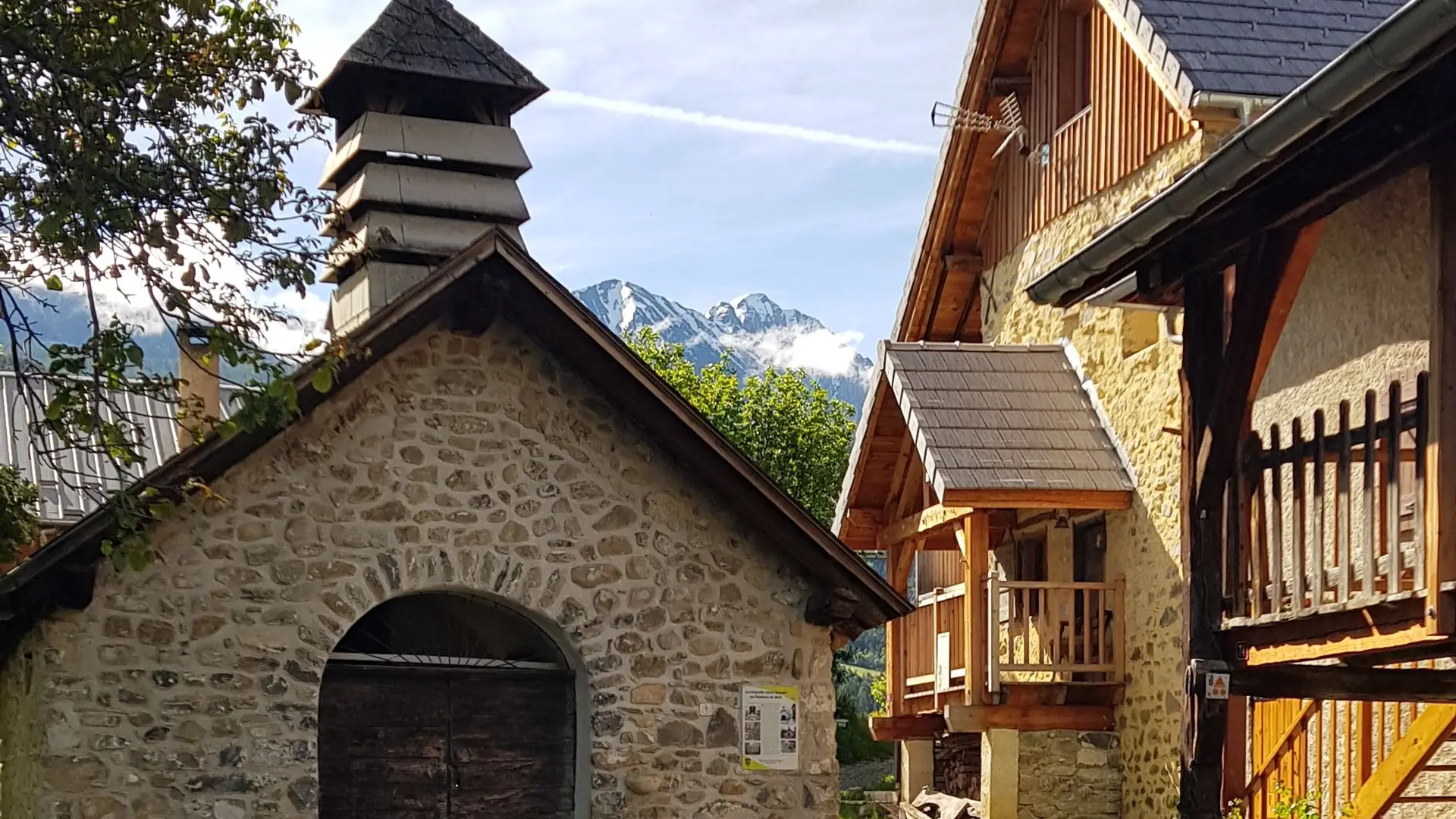 Chapelle et hameau du Bois