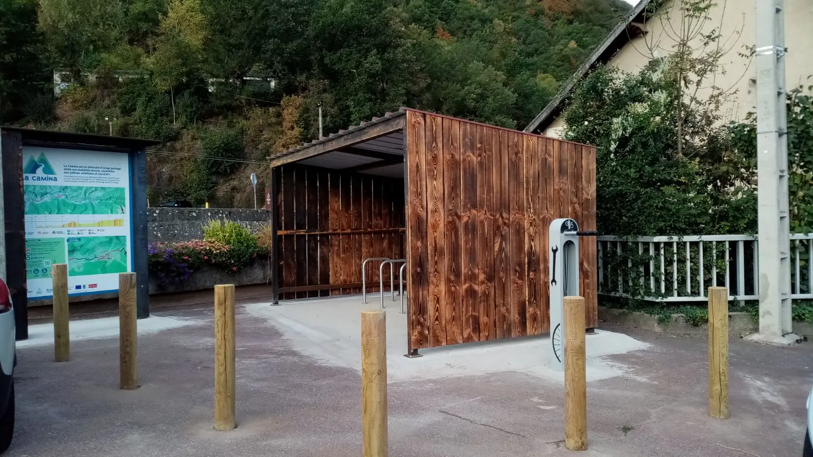 La Camina : abri vélo à Luzenac