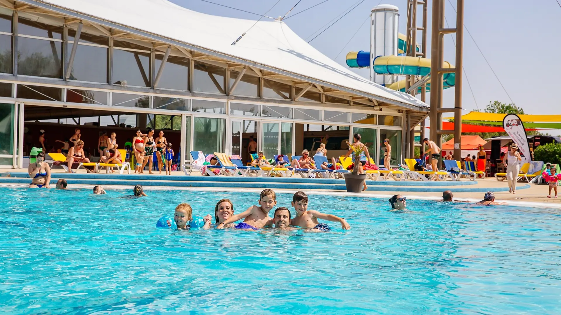 Un des bassins extérieurs du centre aquatique de Châtelaillon-Plage