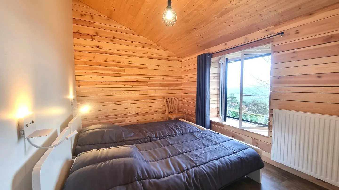 Chambre avec 2 lits 90