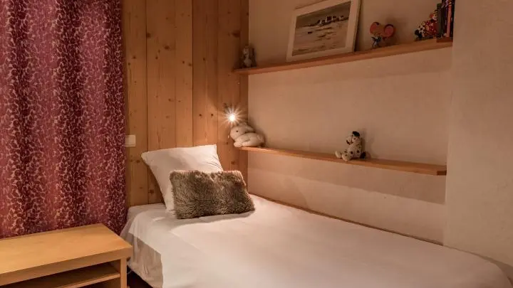 Chambre 3 avec 2 lits simples