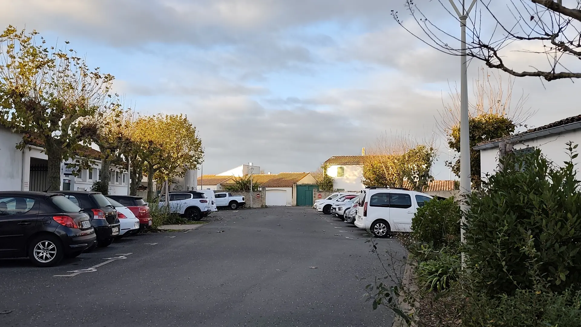 Parking de la mairie de Sainte Marie de Ré 2