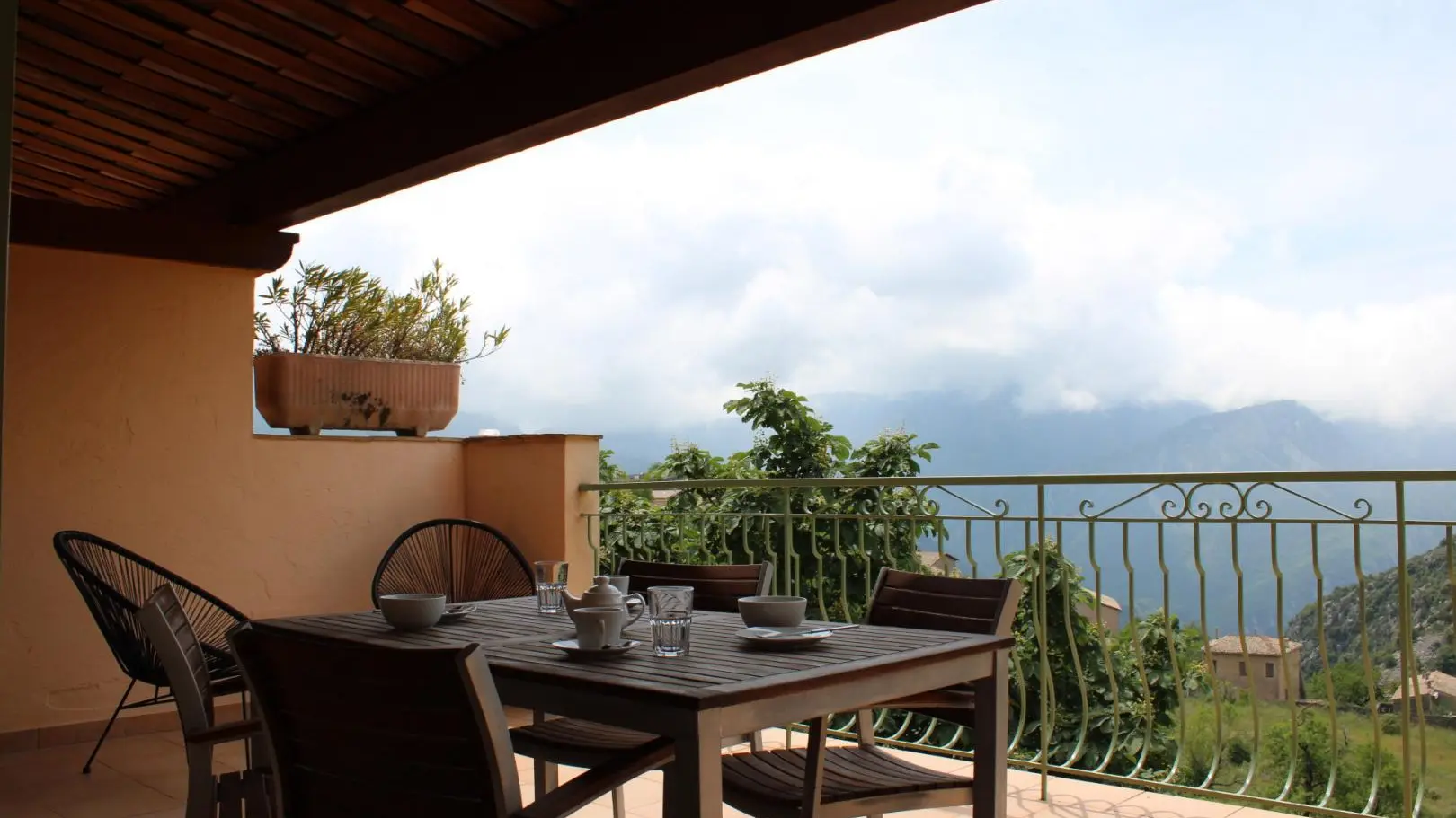 Gîte Le Brec d'Utelle-Terrasse-Utelle-Gîtes de France des Alpes-Maritimes