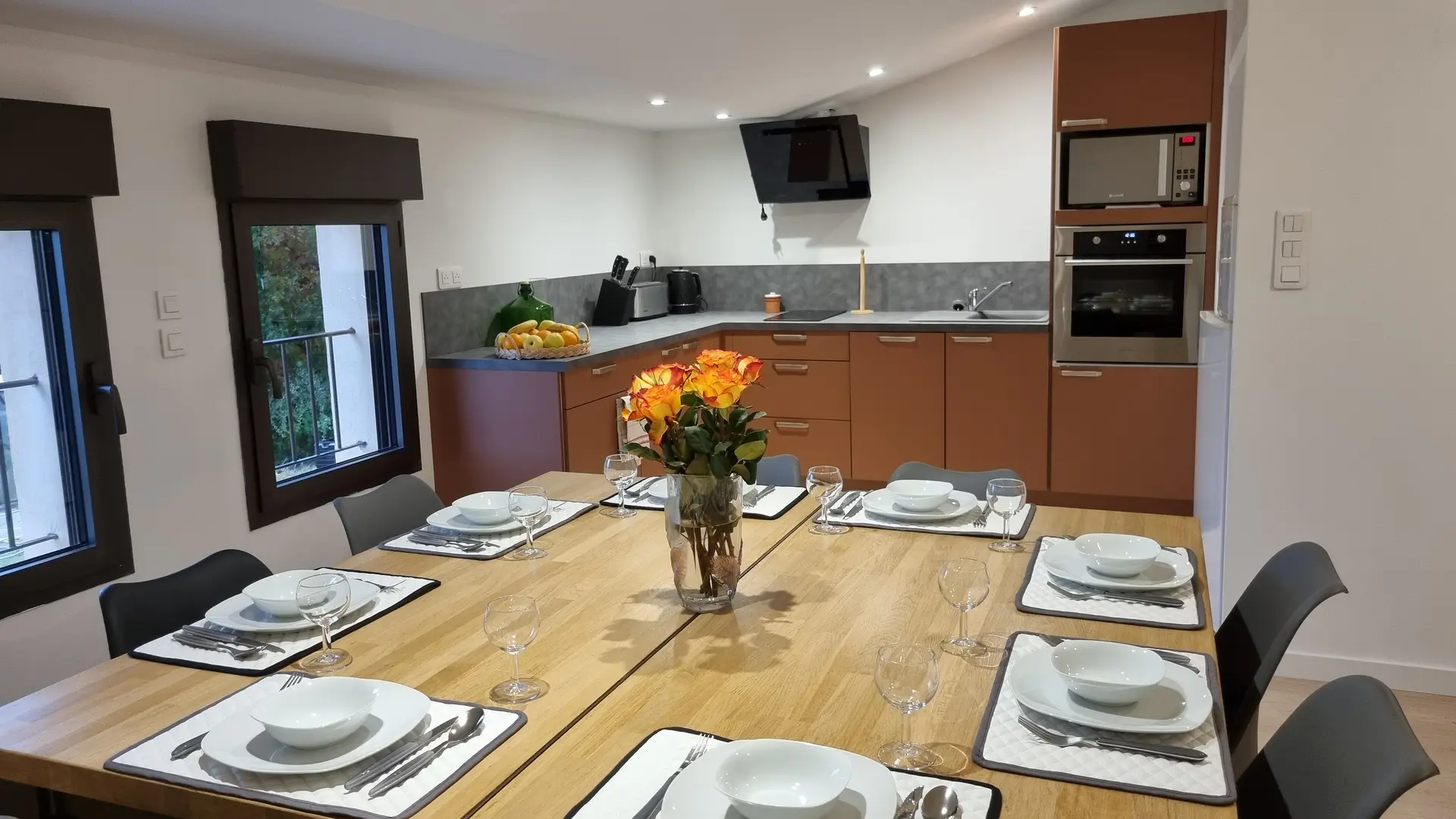 Gîte Saint Hilaire salle à manger