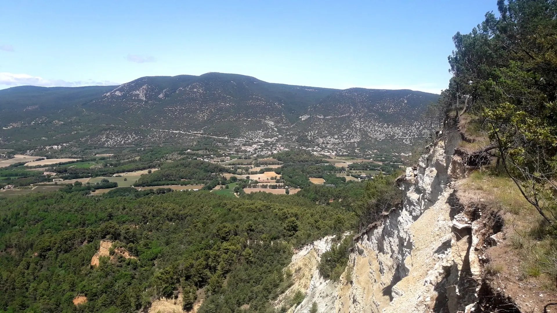 Rustrel depuis les crêtes du Colorado