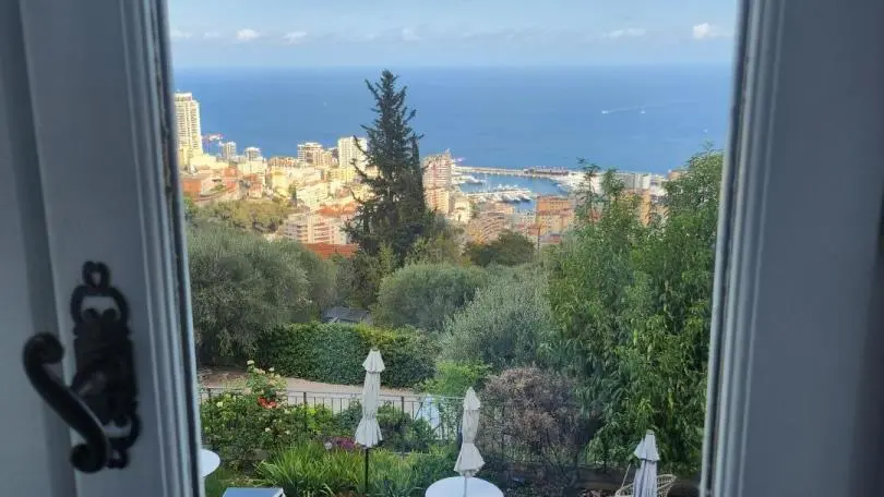 Gîte L'Amandier-Vue-Beausoleil-Gîtes de France des Alpes-Maritimes