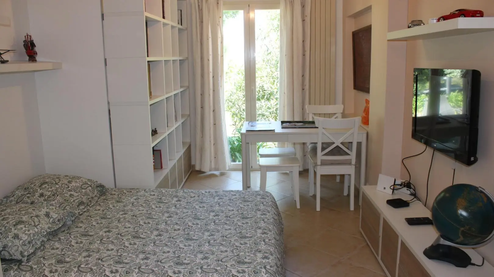 Petit salon avec convertible 2 personnes  Villa Nobellia Roquebrune Cap Martin - Gîtes de France Alpes-Maritimes